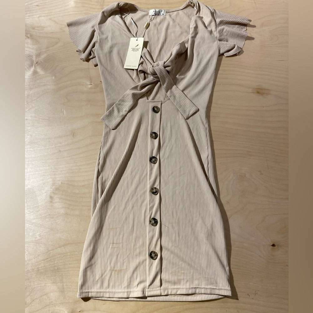 Julia Elegant Beige Button-Down Dress Small/ Medium (GA)